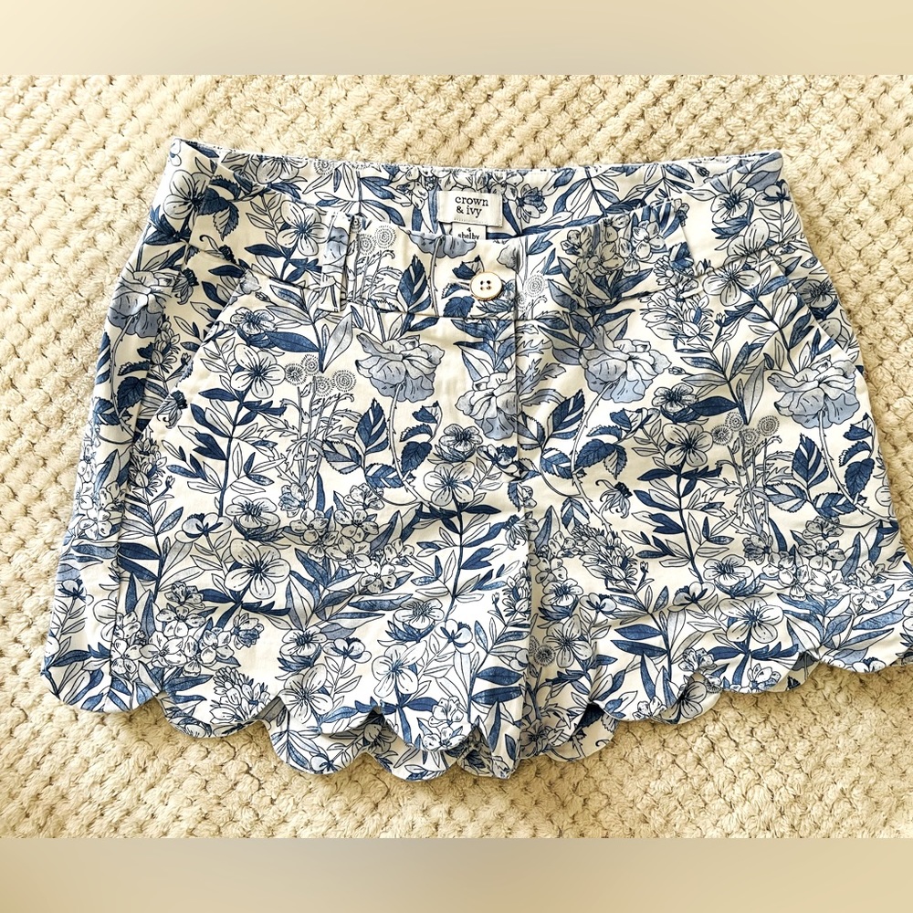 Crown and Ivy Shelby shorts